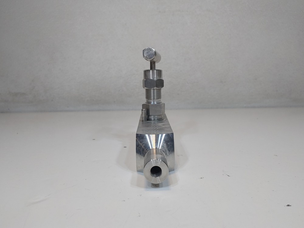 TESCOM M54VSS-44LC Instrumentation Manifold 