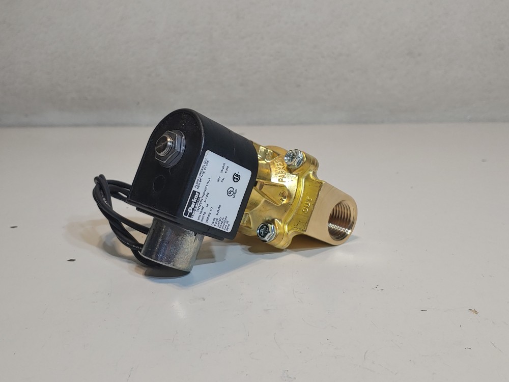 Parker 2-Way 1/2" NPT Solenoid Valve 24 Volts 73212EN4TN00N0C111C2