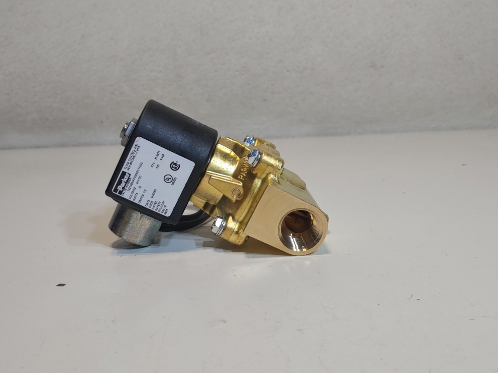 Parker 2-Way 1/2" NPT Solenoid Valve 24 Volts 73212EN4TN00N0C111C2