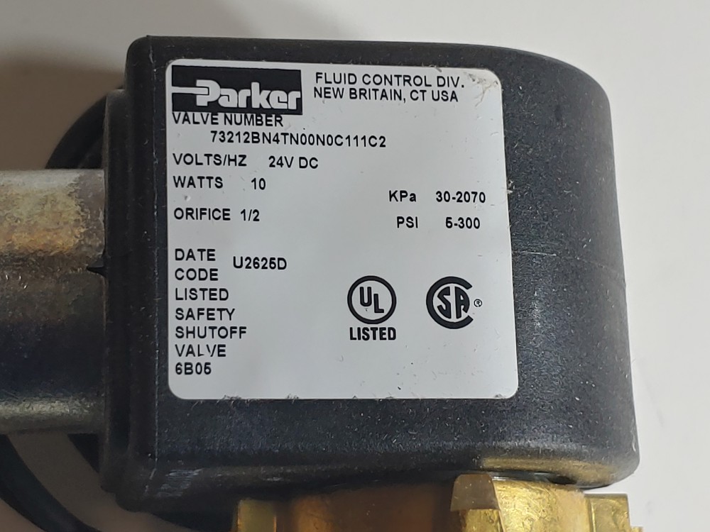 Parker 2-Way 1/2" NPT Solenoid Valve 24 Volts 73212EN4TN00N0C111C2