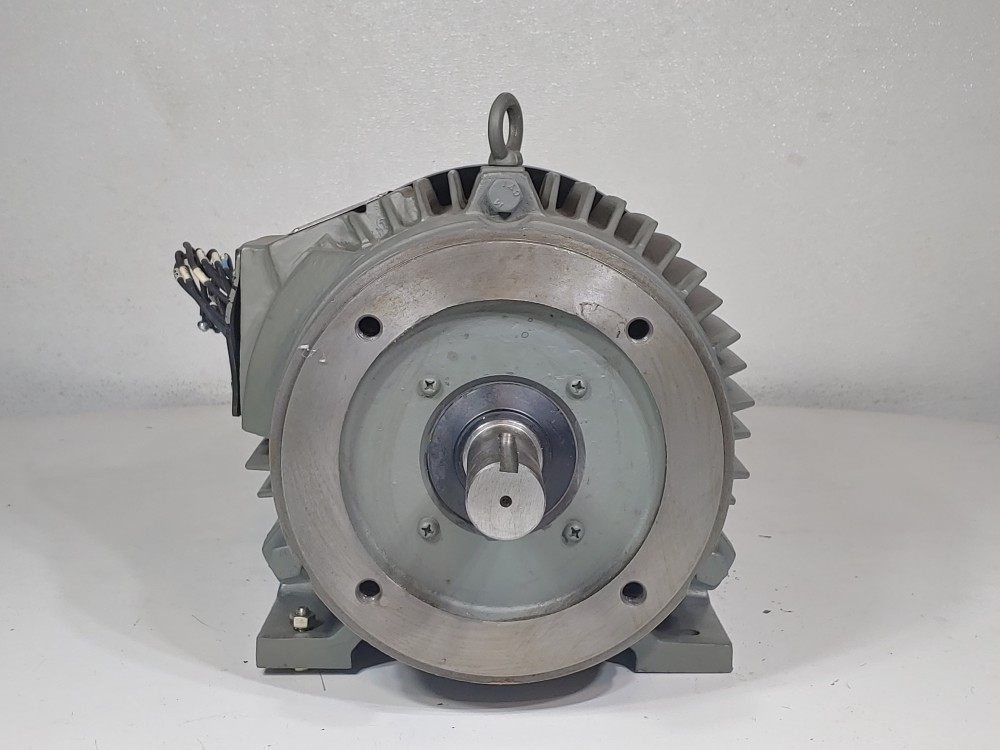 Toshiba 7.5HP High Efficiency Epact-CT 3 Ø  Induction Motor Y754FTSA22A-P