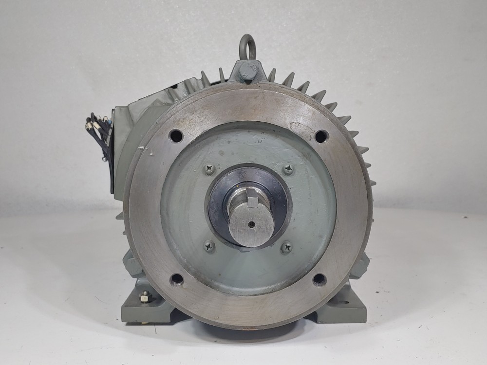 Toshiba 7.5HP High Efficiency Epact-CT 3 Ø  Induction Motor Y754FTSA22A-P