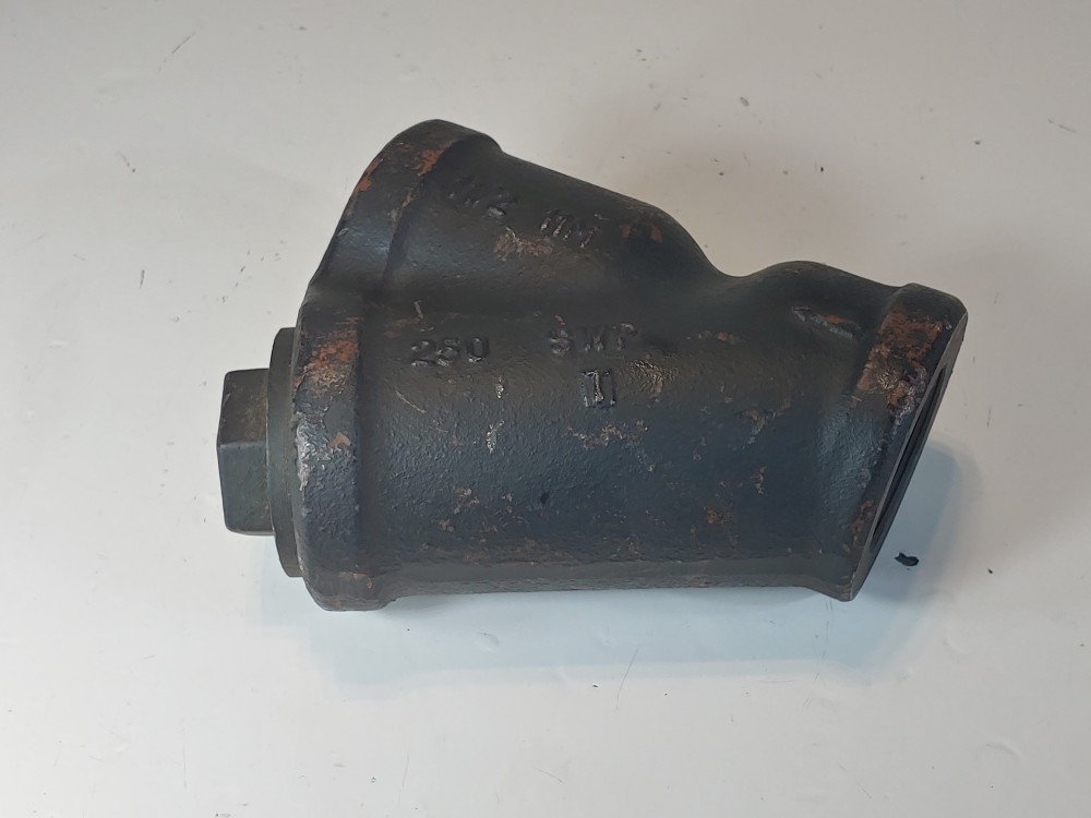 Mueller 1-1/2" 250 SWP Cast Iron WYE Strainer, 20 Mesh Strainer 308707