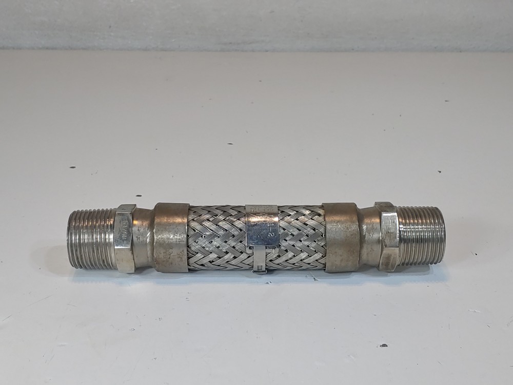 Braided Hose 1-1/4" x 8" 304, Fitting 1" MNPT Both Ends 316 SS