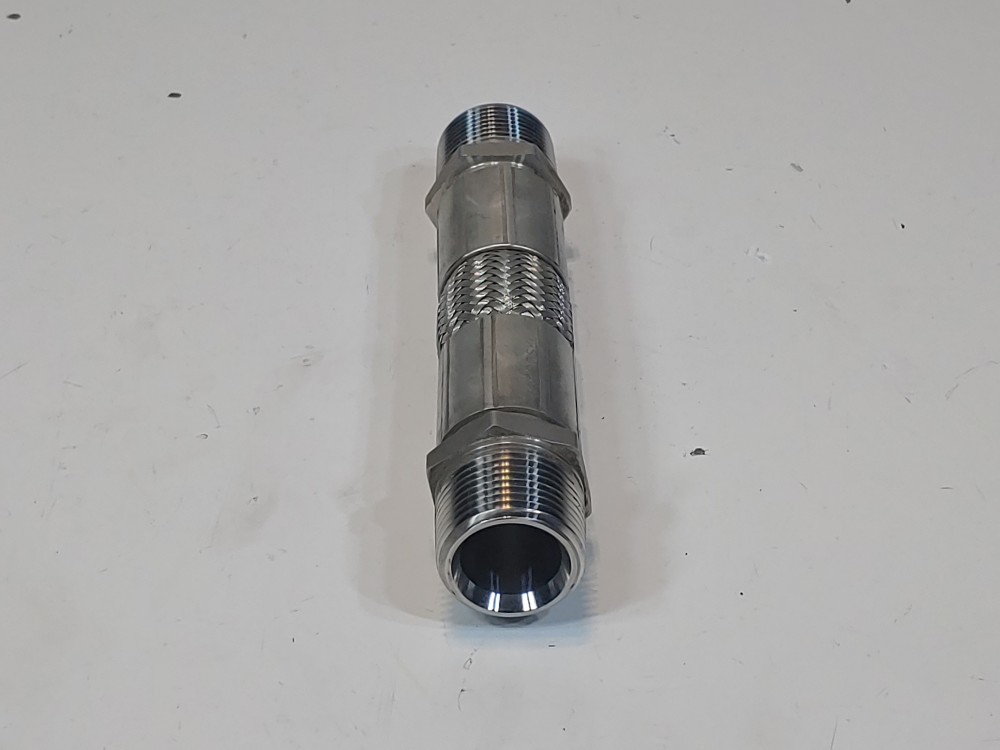 Braided Hose 1" x  6-5/8" 304, Fitting 1" MNPT 304SS 