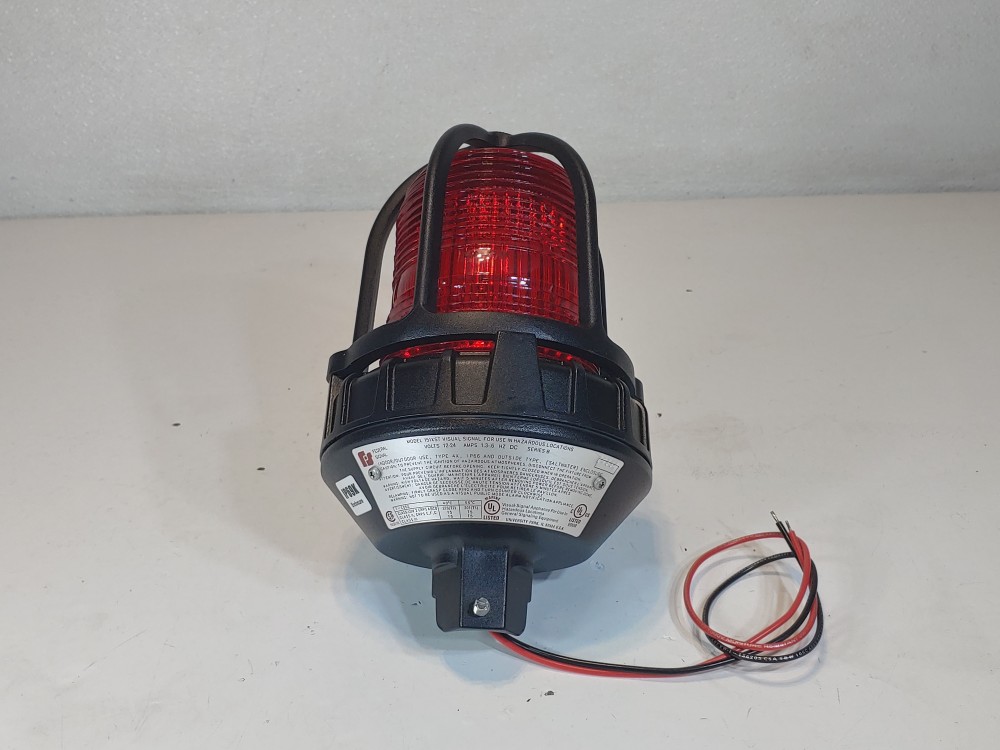 Federal Signal 151XST Hazardous Location Strobe Light Model #151XST-012-024R