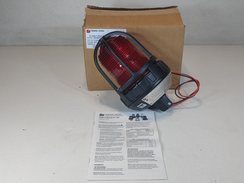 Federal Signal 151XST Hazardous Location Strobe Light Model #151XST-012-024R