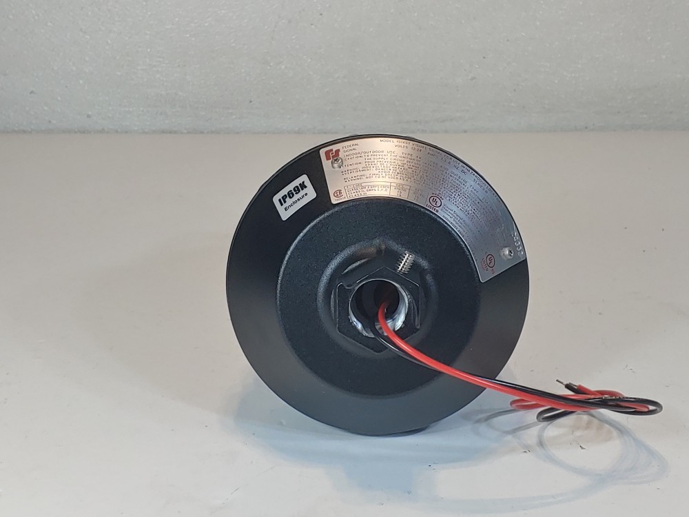 Federal Signal 151XST Hazardous Location Strobe Light Model #151XST-012-024R