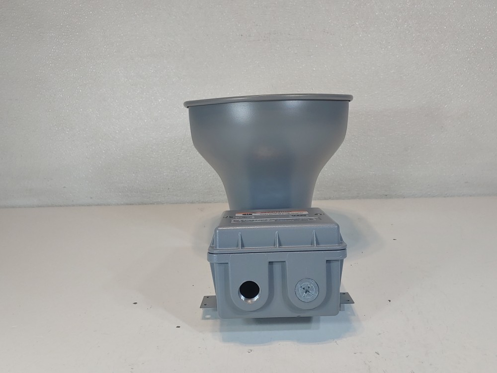 Federal Signal SelecTone 15W Amplified Speaker Model: 300GCX-024