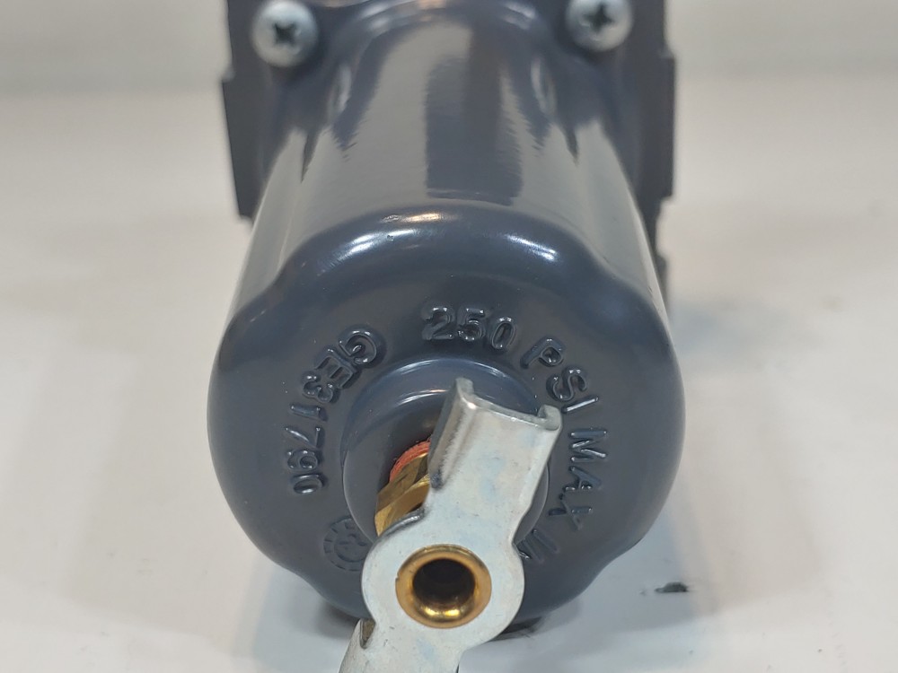 Fisher 67DFR Pressure Regulator 250 PSI Smart Bleed LOC 105
