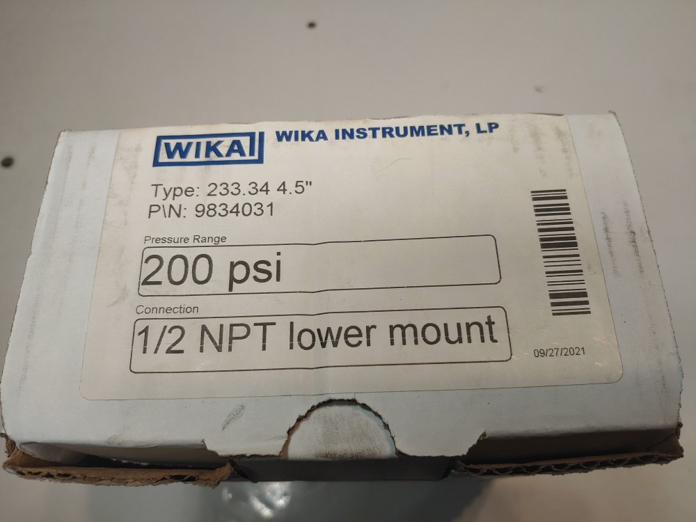 WIKA 9834031 Filled Pressure Gauge 0-200 PSI, 4.5 Dial 1/2" NPT Lower Mount 