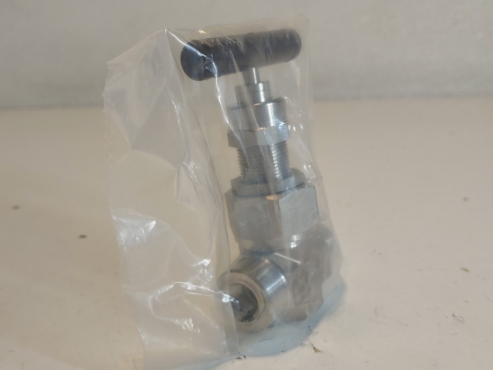 Swagelok Severe Service Union Bonnet 1/4"FNPT  Needle Valve HC-6NBF4-G-HC