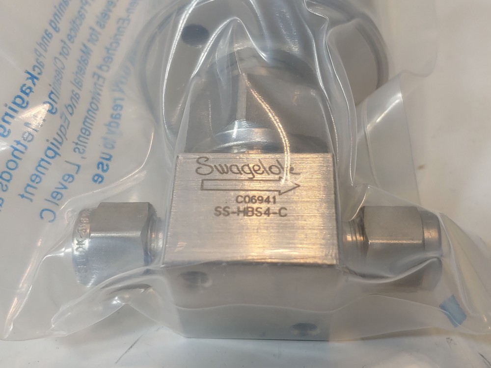 Swagelok 1/4" High Pressure Bellows Sealed Tubing Fitting Valve SS-HBS4-C