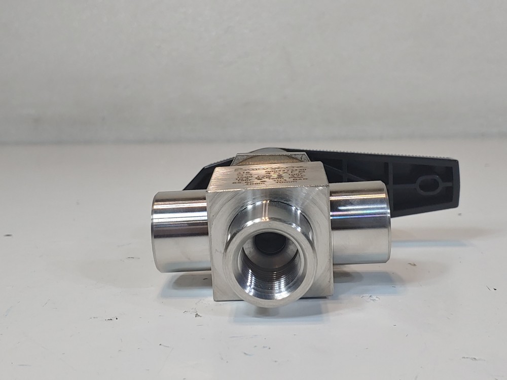 Swagelok 1-Pc 40 Series 3-Way 1/2" Stainless Steel Ball Valve SS-45XF8