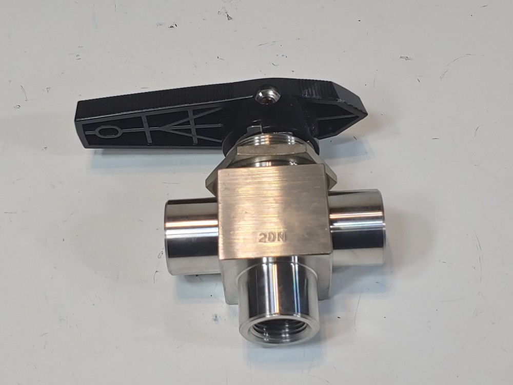 Swagelok 1-Pc 40 Series 3-Way 1/2" Stainless Steel Ball Valve SS-45XF8