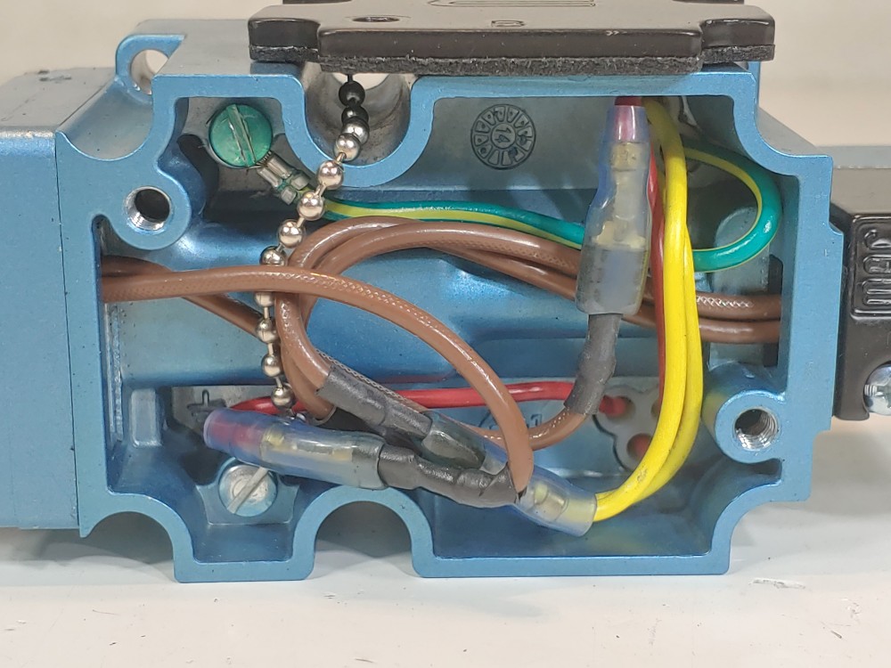 MAC 6321D-000-PM-871DA Pneumatic Solenoid System