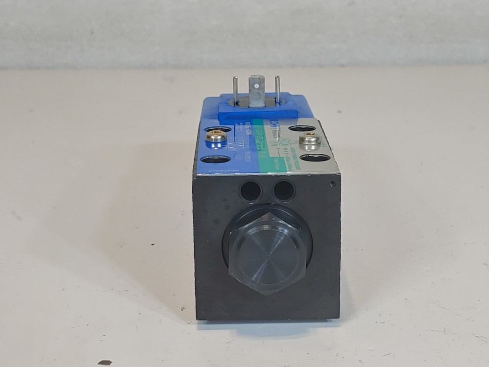Eaton Vickers DG4V-3S-2A-M-U-H5-60 Directional Control Solenoid Valve 