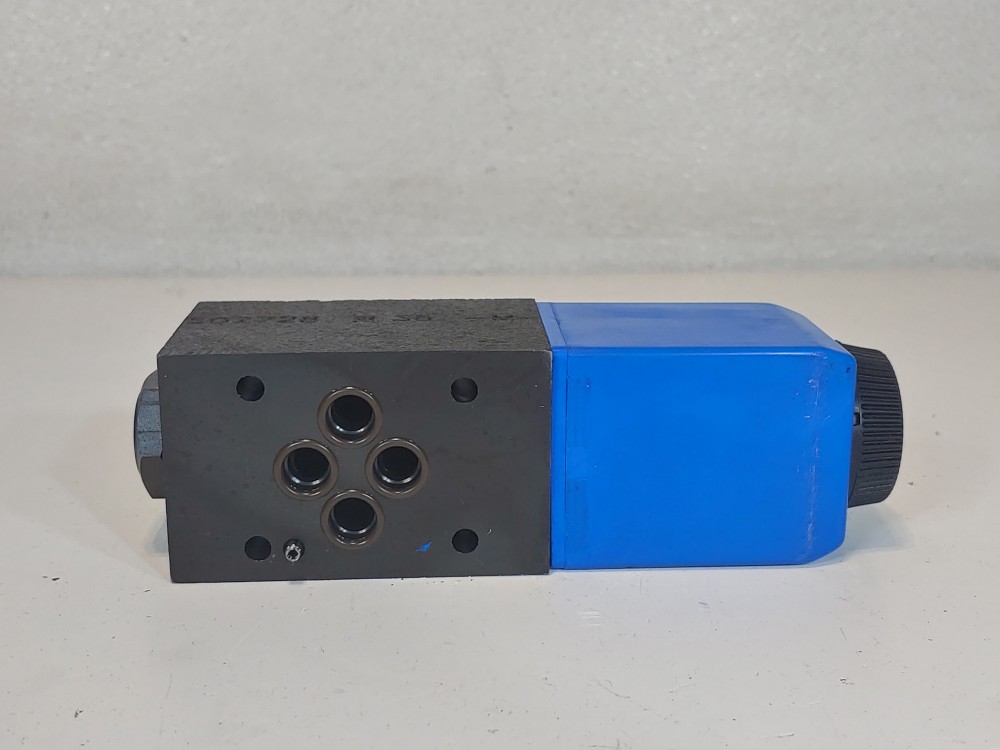 Eaton Vickers DG4V-3S-2A-M-U-H5-60 Directional Control Solenoid Valve 