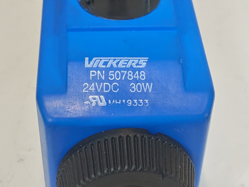 Eaton Vickers DG4V-3S-2A-M-U-H5-60 Directional Control Solenoid Valve 