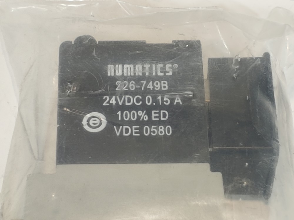 Numatics Pneumatic 4-Way Dual Coil Valve L12BA452B000061 / 226-749B