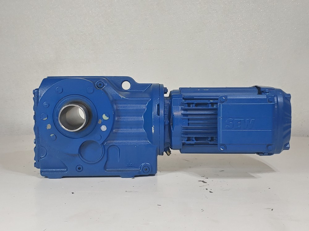 Sew-Eurodrive Gearmotor  1751 RPM, Type KT57/T DRN80M4