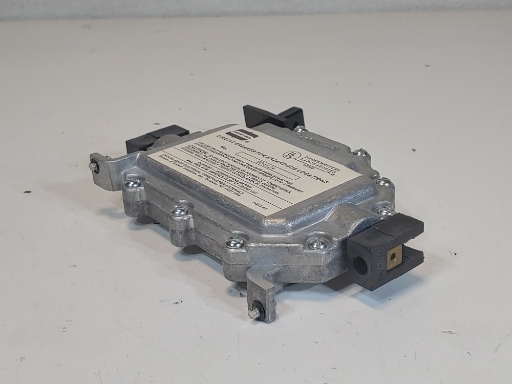 Crouse Hinds D2CB11 15 Circuit Breaker 