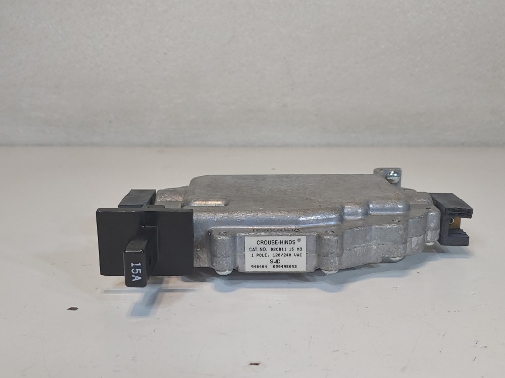 Crouse Hinds D2CB11 15 Circuit Breaker 