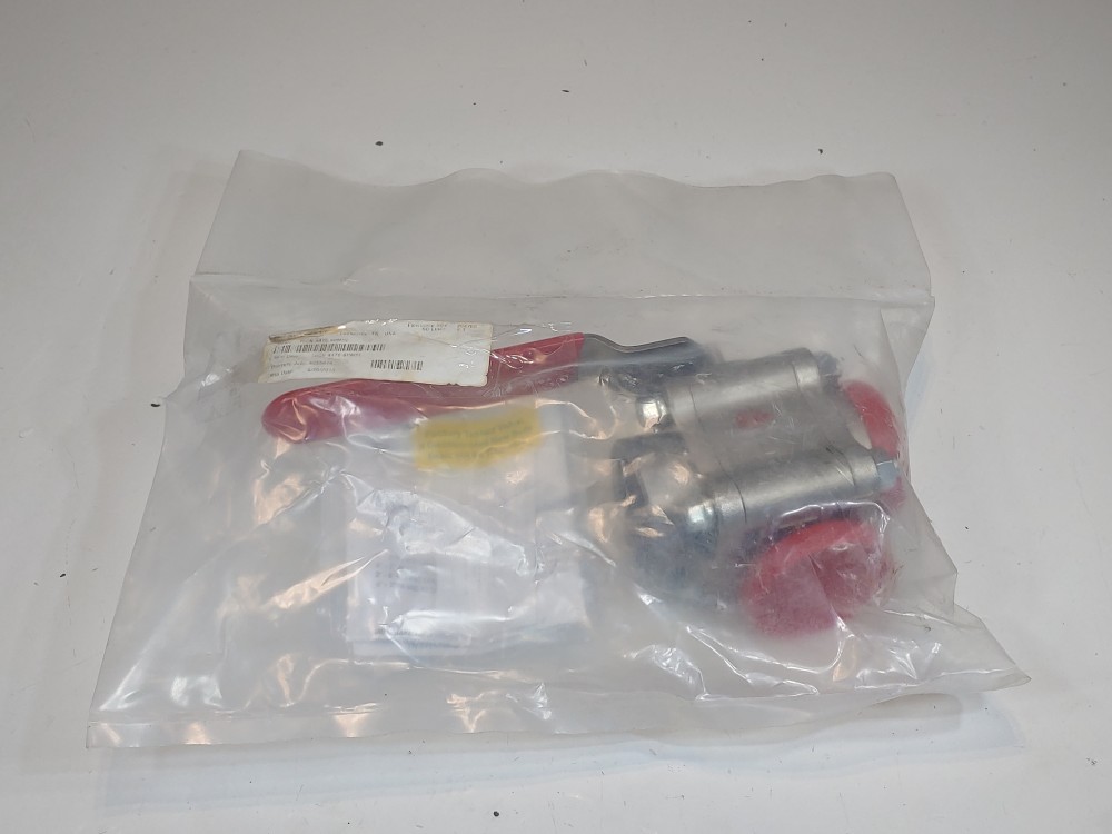 Worcester Flowserve1-1/2"Threaded Reduced Port CF8M Ball Valve1-1/2CN4466PMSE R7