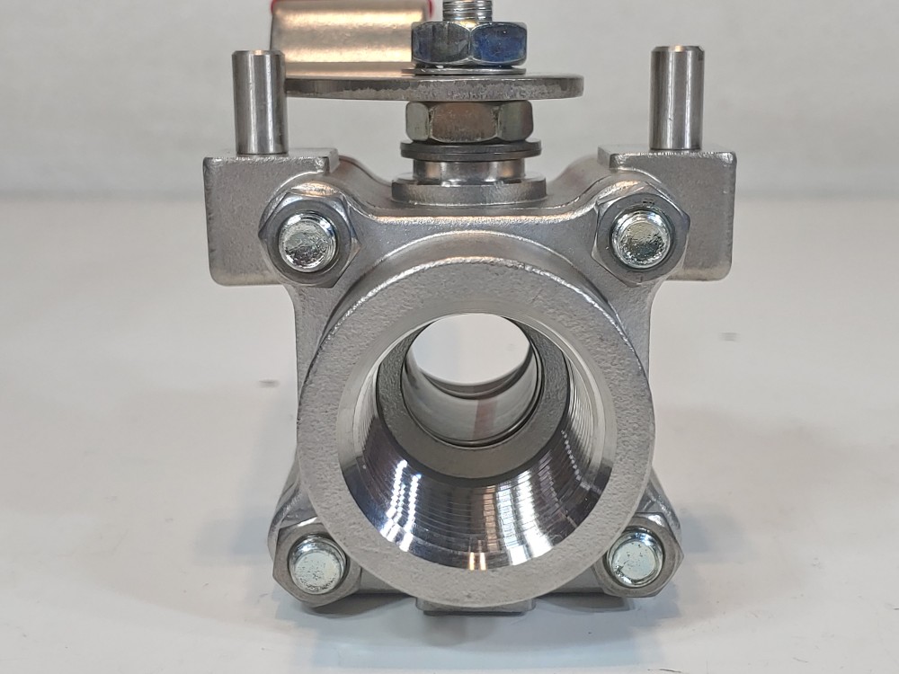 Worcester Flowserve 1" Threaded Reduced Port CF8M Ball Valve 1 CN4466PMSE R7