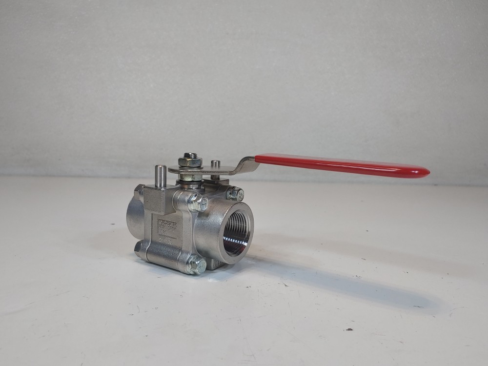 Worcester Flowserve 1" Threaded Reduced Port CF8M Ball Valve 1 CN4466PMSE R7
