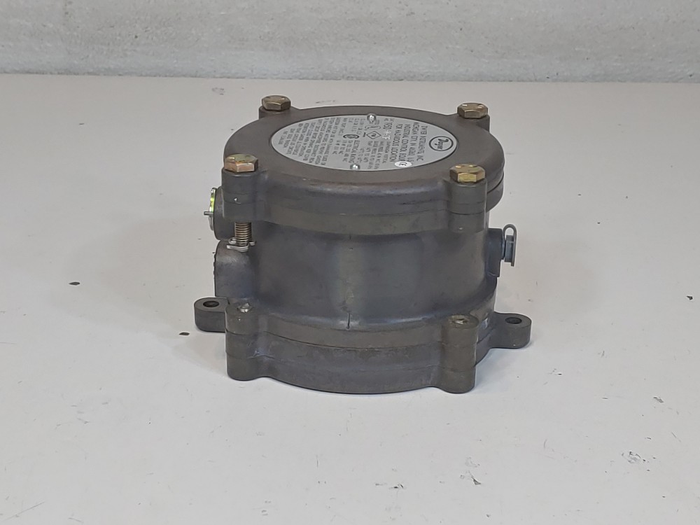 Dwyer Explosion Proof Pressure Switch Model# 1950-0-2F