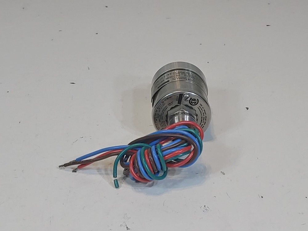 CCS SS Pressure Switch 611GZE8103