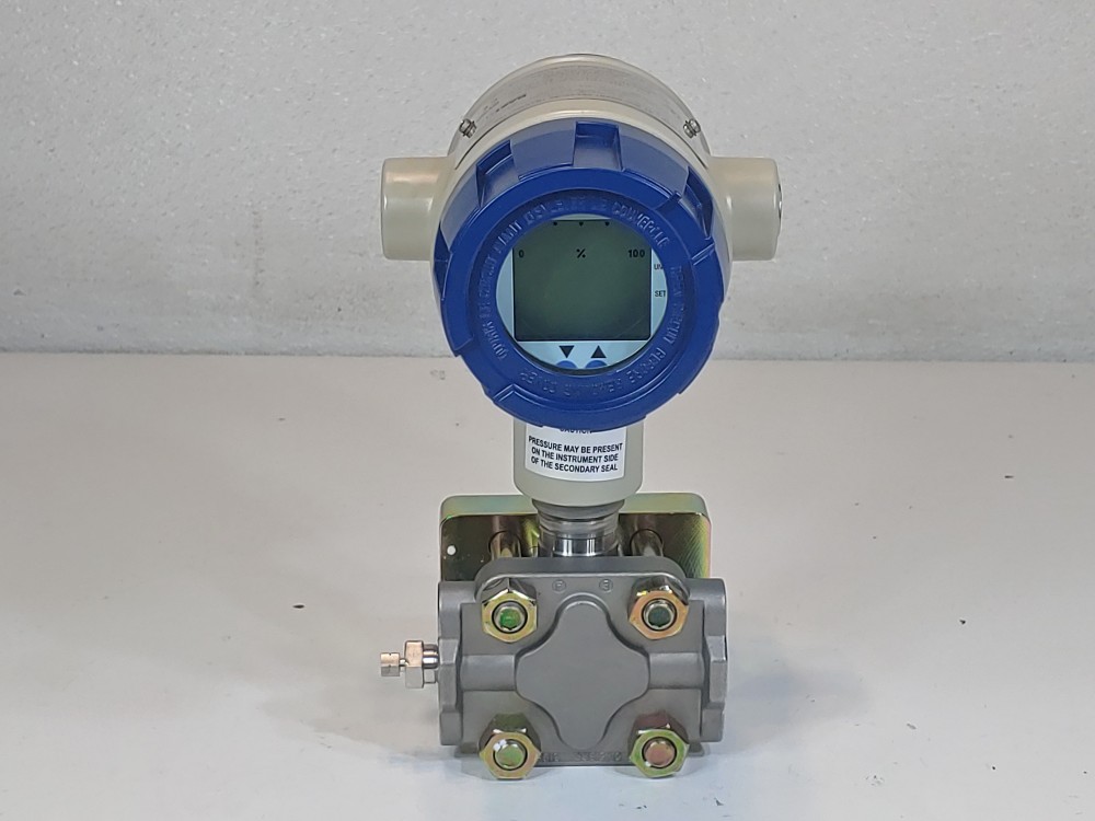 Honeywell ST 3000 Smart Pressure Dual Head Transmitter STG974-F1G-00000-HC, SL
