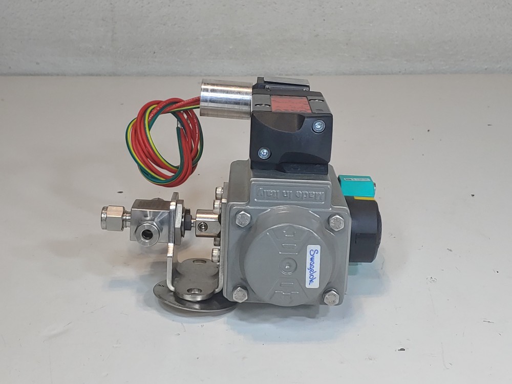 Swagelok SS-43GXLS4 Pneumatically Actuated Ball Valve Assembly 