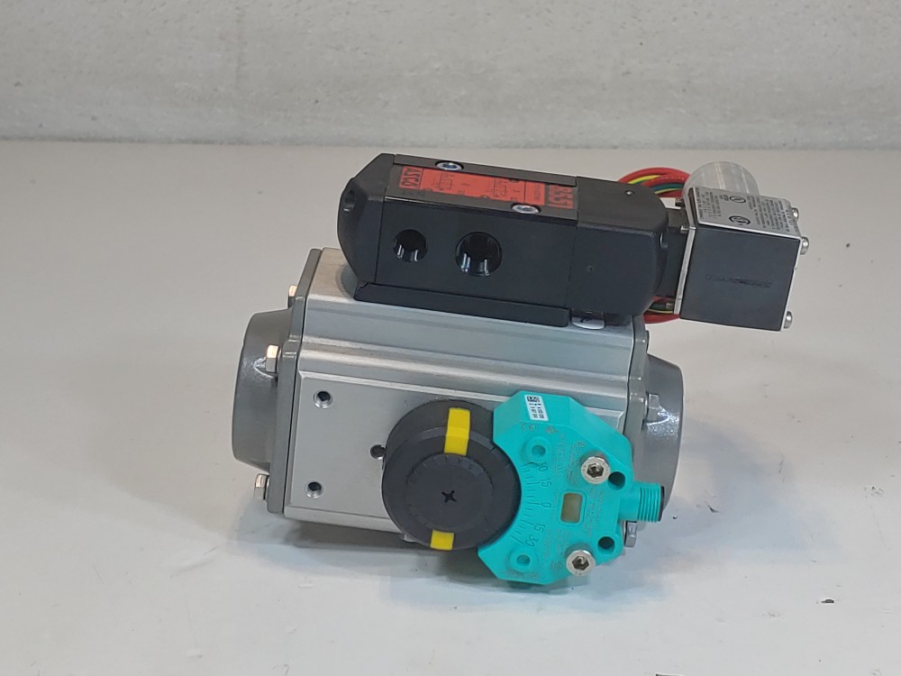 Swagelok SS-43GXLS4 Pneumatically Actuated Ball Valve Assembly 
