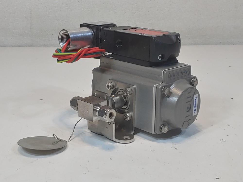 Swagelok SS-43GS4 Pneumatically Actuated Ball Valve Assembly 
