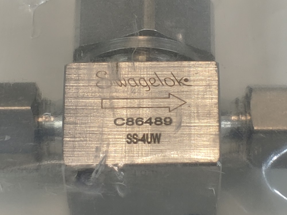 Swagelok Secondary Packed Bellows Sealed Valve 1/4" Tube Fitting SS-4UW SS 