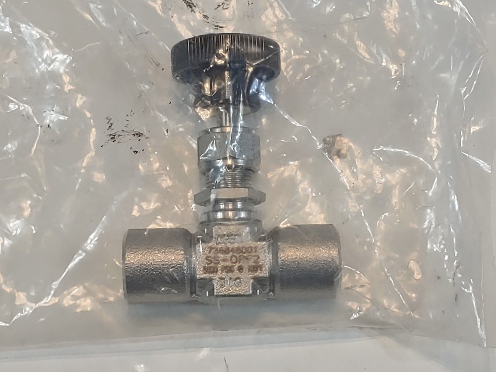 Swagelok SS Integral Bonnet Needle Valve SS-ORF2, 1/8" FNPT, Regulating Stem