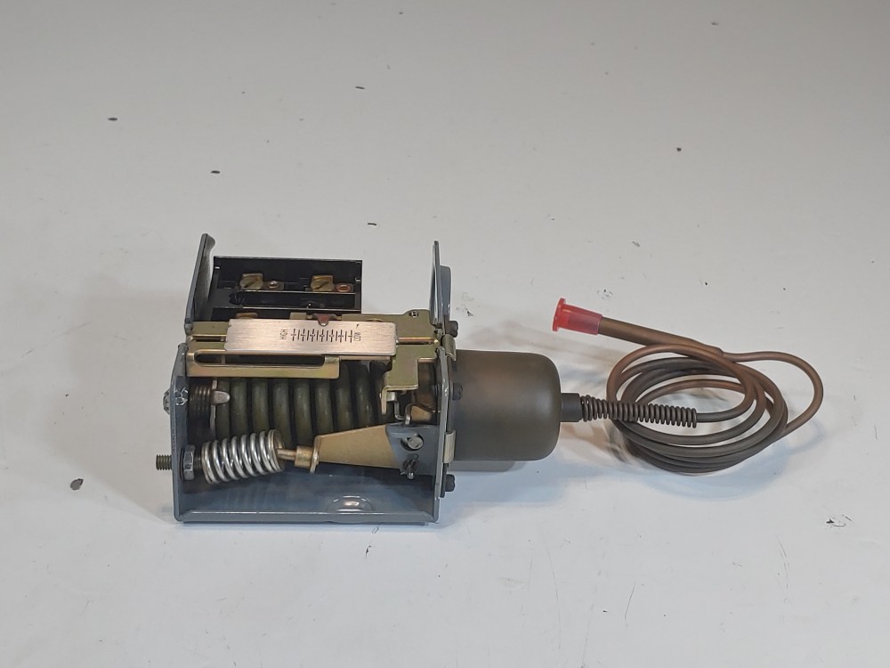 Penn Johnson Controls P72CA-13 DPST Pressure Switch 
