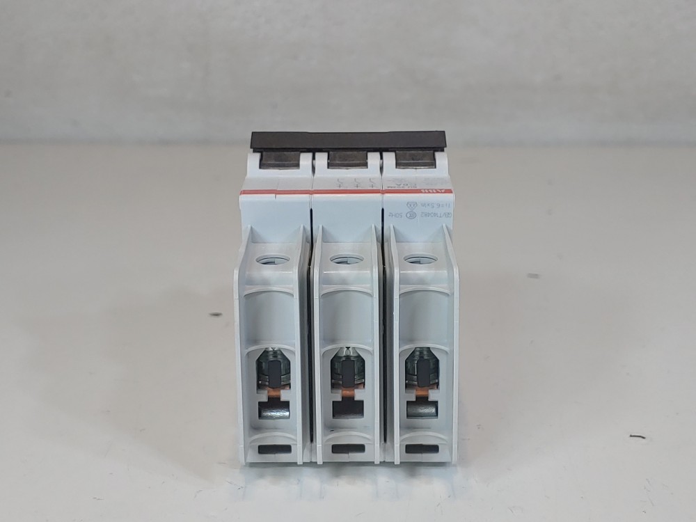 ABB 6A 3-Pole Miniature Circuit Breaker Type SU 203M-C6