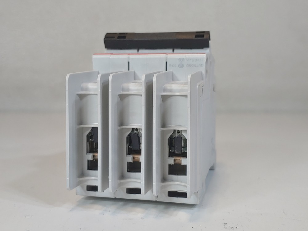 ABB 40A 3-Pole Miniature Circuit Breaker Type SU 203M-C40
