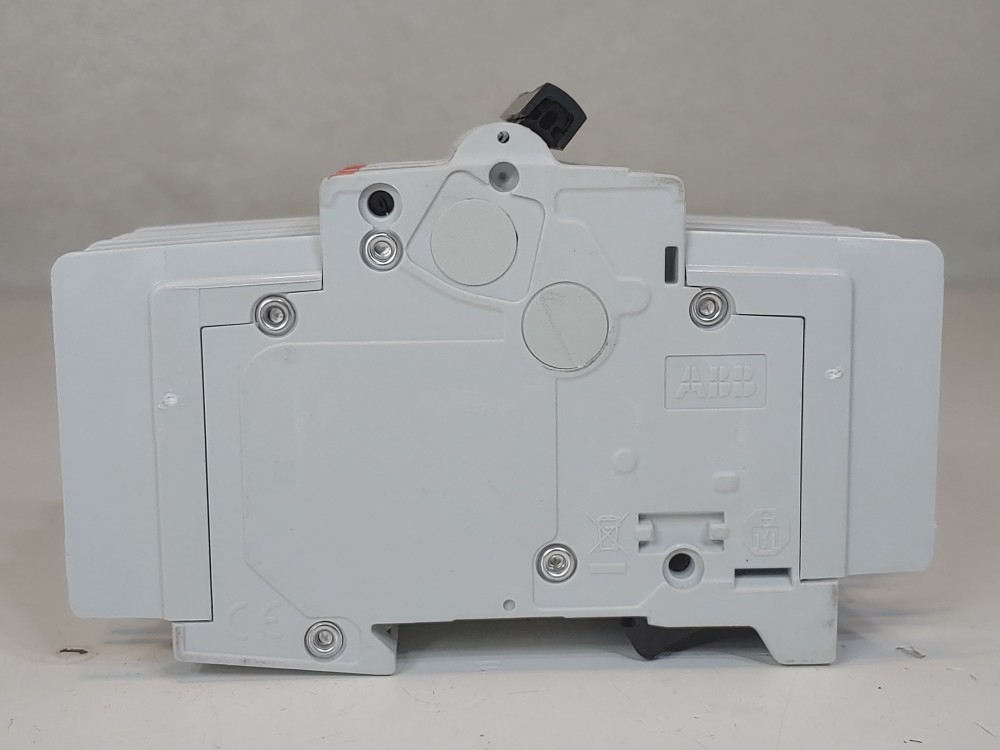 ABB 40A 3-Pole Miniature Circuit Breaker Type SU 203M-K40
