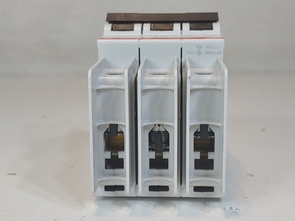 ABB 32 Amp 3-Pole Miniature Circuit Breaker Type SU 203M-K32