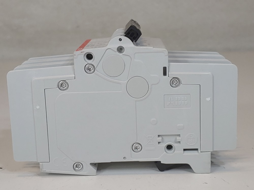 ABB 32 Amp 3-Pole Miniature Circuit Breaker Type SU 203M-K32