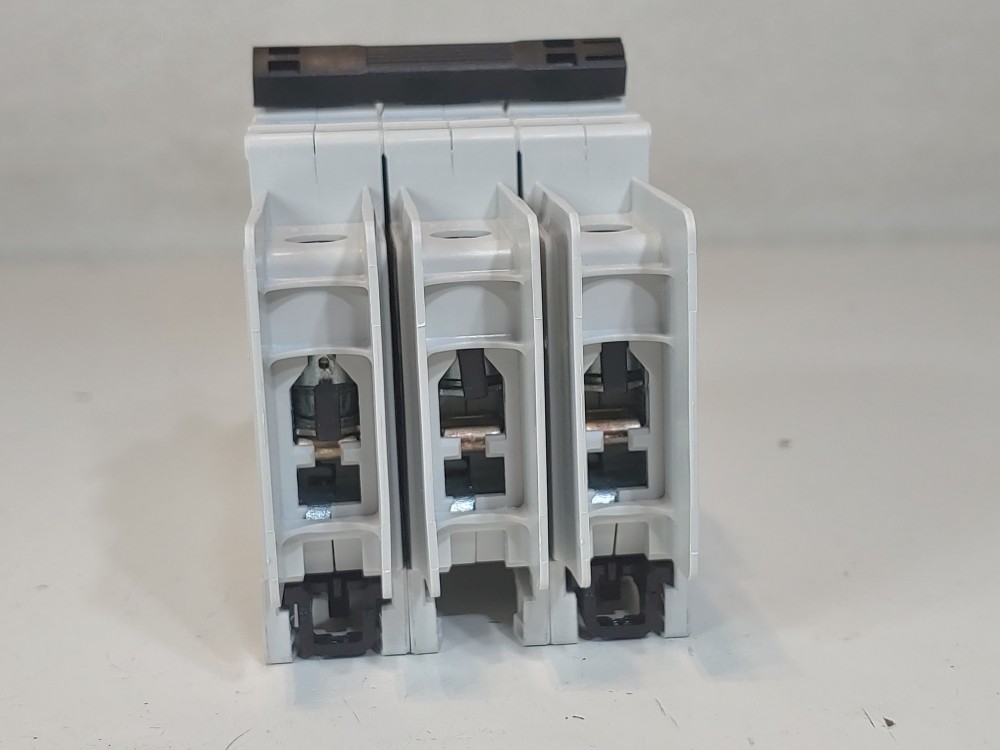 ABB 32 Amp 3-Pole Miniature Circuit Breaker Type SU 203M-K32