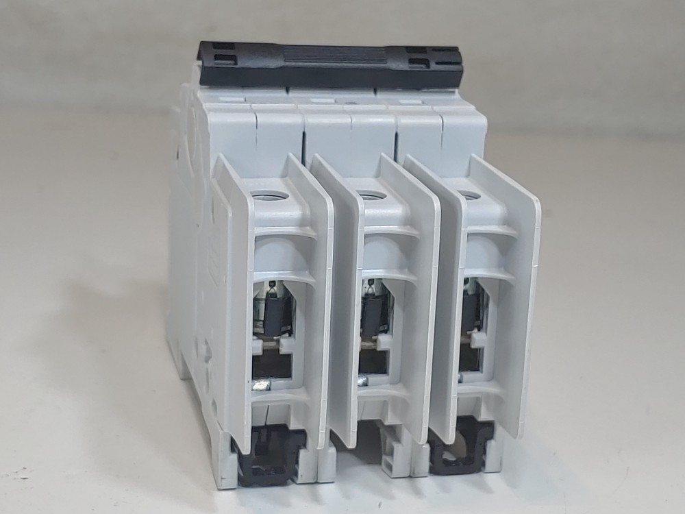 ABB 32 Amp 3-Pole Miniature Circuit Breaker Type SU 203M-C32