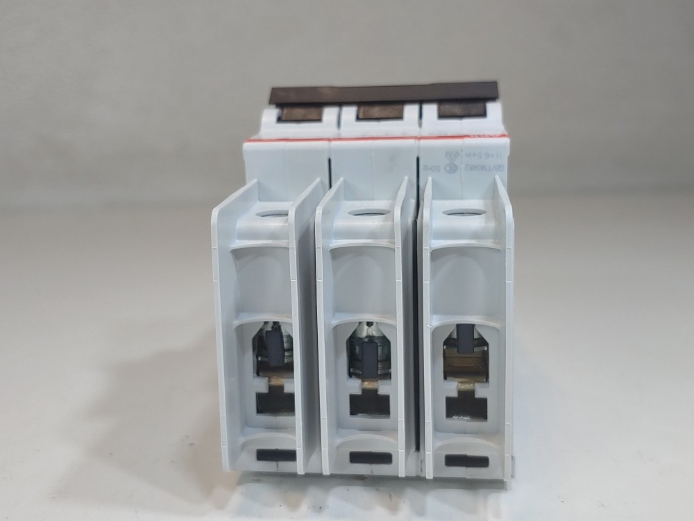 ABB 32 Amp 3-Pole Miniature Circuit Breaker Type SU 203M-C32