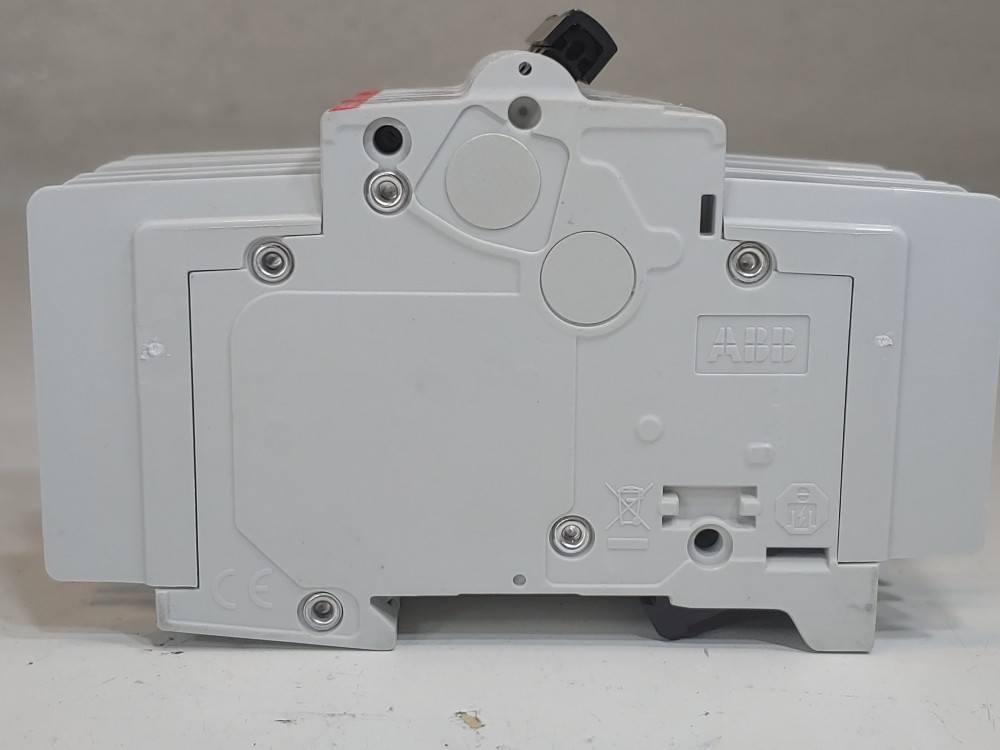 ABB 32 Amp 3-Pole Miniature Circuit Breaker Type SU 203M-C32