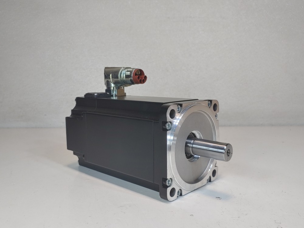 B&R  8LSA44.DB060S000-3 Servo Motor