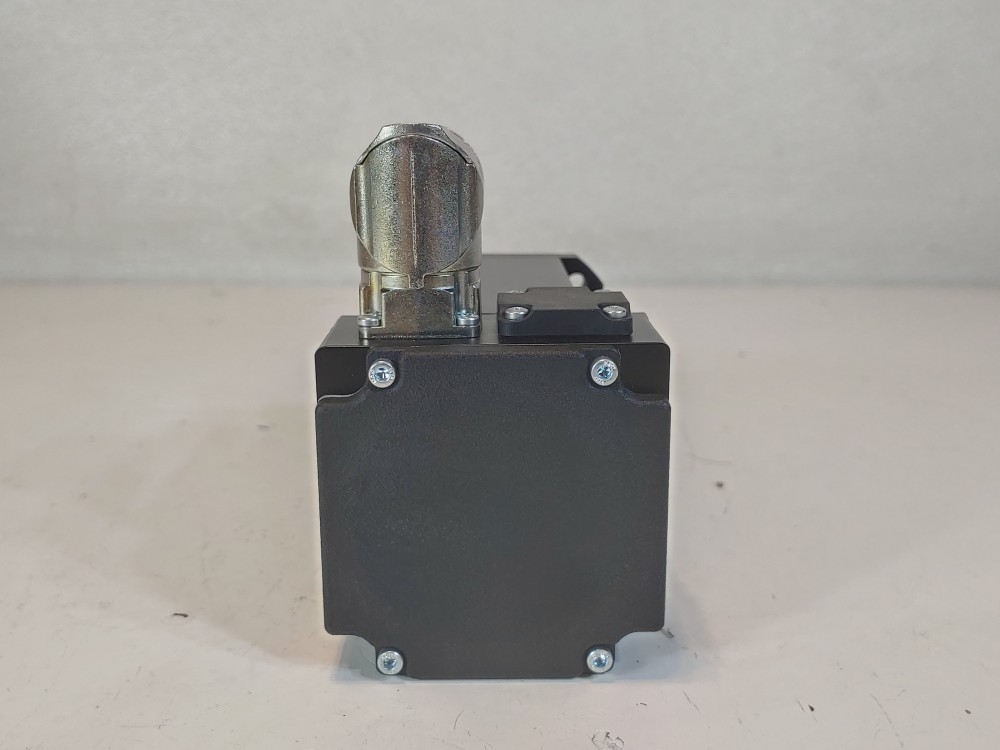 B&R 8LSAA2.D9045S000-3 Servo Motor